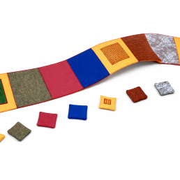 Ścieżka sensoryczna na podłogę z woreczkami sensorycznymi